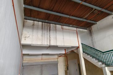 Kawasan Perindustrian Sri Haneco, Semenyih, Selangor 1.5 Storey Terrace Factory For Sale