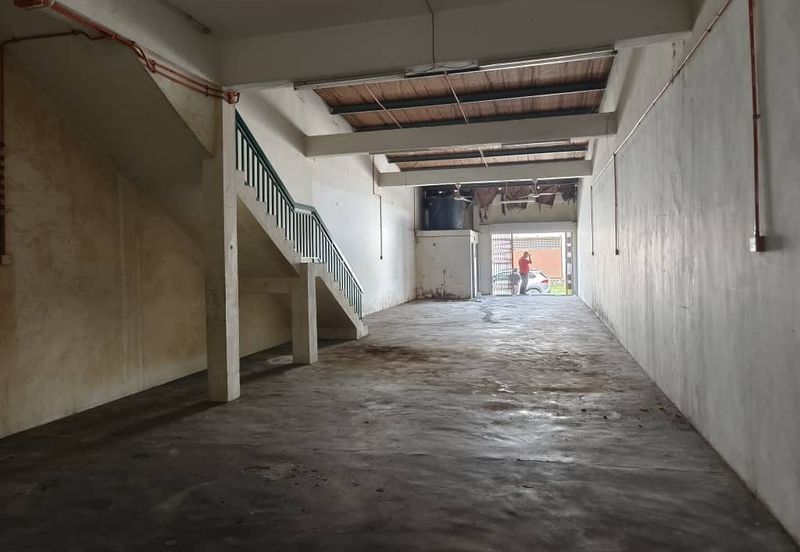 Kawasan Perindustrian Sri Haneco, Semenyih, Selangor 1.5 Storey Terrace Factory For Sale