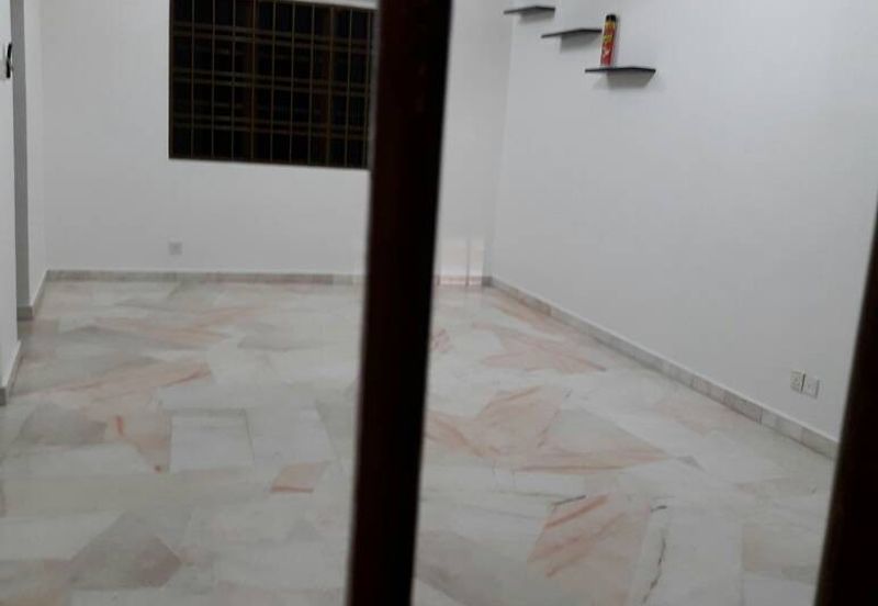 Bandar Sungai Long, Selangor 2 Storey Terrace House For Rent 