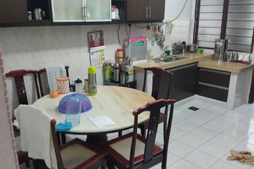 Taman Pinggiran Putra