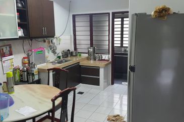 Taman Pinggiran Putra