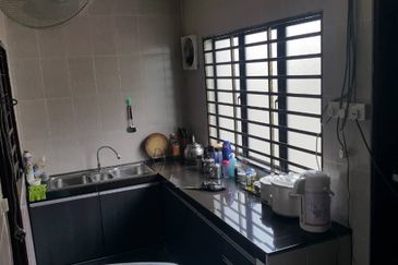 Taman Pinggiran Putra