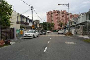 Taman Anggerik Villa