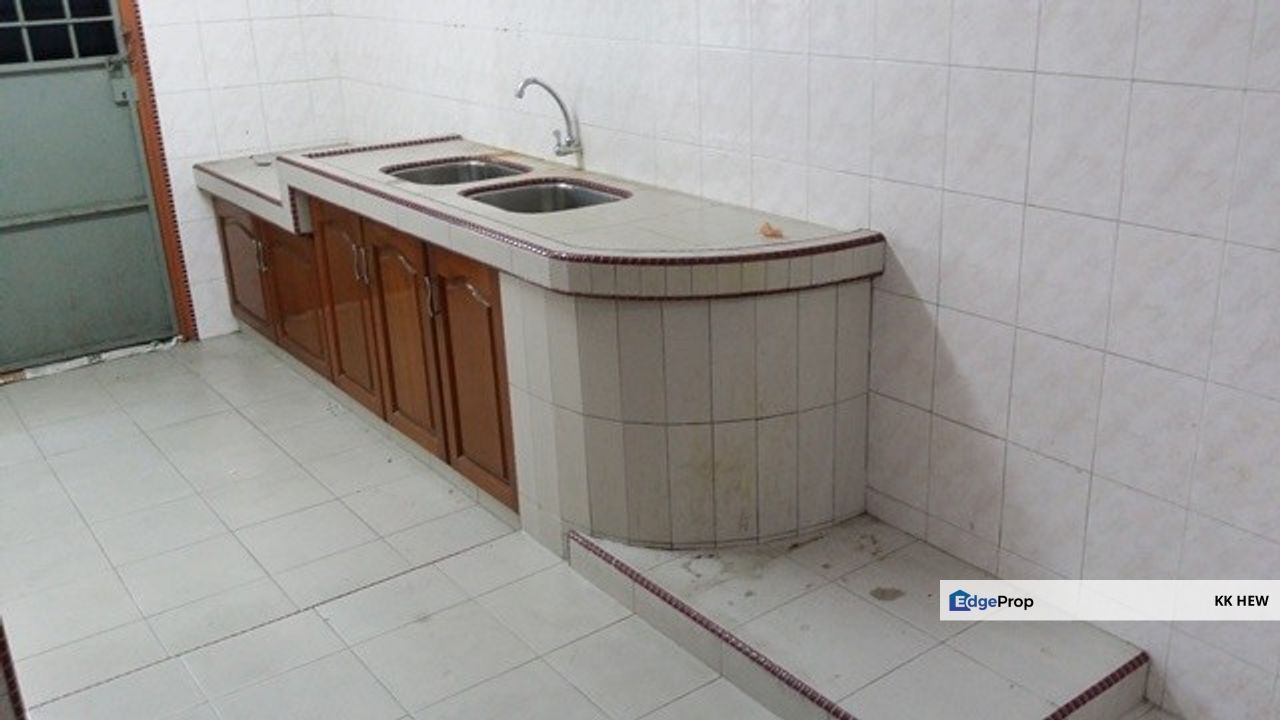TAMAN BUKIT MEWAH, KAJANG, SELANGOR 2 STOREY TERRACE HOUSE FOR RENT (BASIC UNIT), Selangor, Kajang