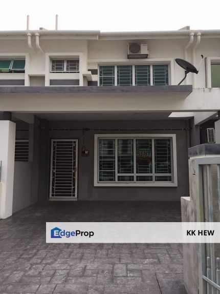 HILLPARK, KAJANG, SELANGOR 2 STOREY TERRACE HOUSE FOR RENT (SOFA,CABINET), Selangor, Kajang