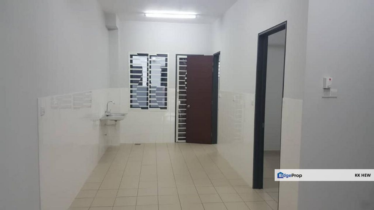 KAJANG EAST, SEMENYIH, SELANGOR 2 STOREY TERRACE HOUSE FOR RENT (BASIC UNIT), Selangor, Semenyih