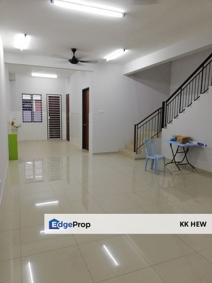 KAJANG EAST, SEMENYIH, SELANGOR 2 STOREY TERRACE HOUSE FOR SALE (PARTIALLY FURNISHED), Selangor, Semenyih