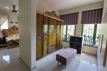 Puncak Pinggiran Putra