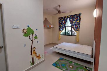 Puncak Pinggiran Putra