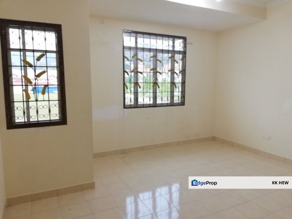 PUNCAK SAUJANA, KAJANG, SELANGOR 2 STOREY TERRACE HOUSE FOR RENT (BASIC), Selangor, Kajang