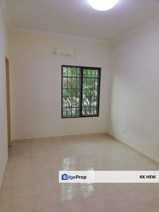 PUNCAK SAUJANA, KAJANG, SELANGOR 2 STOREY TERRACE HOUSE FOR RENT (BASIC), Selangor, Kajang