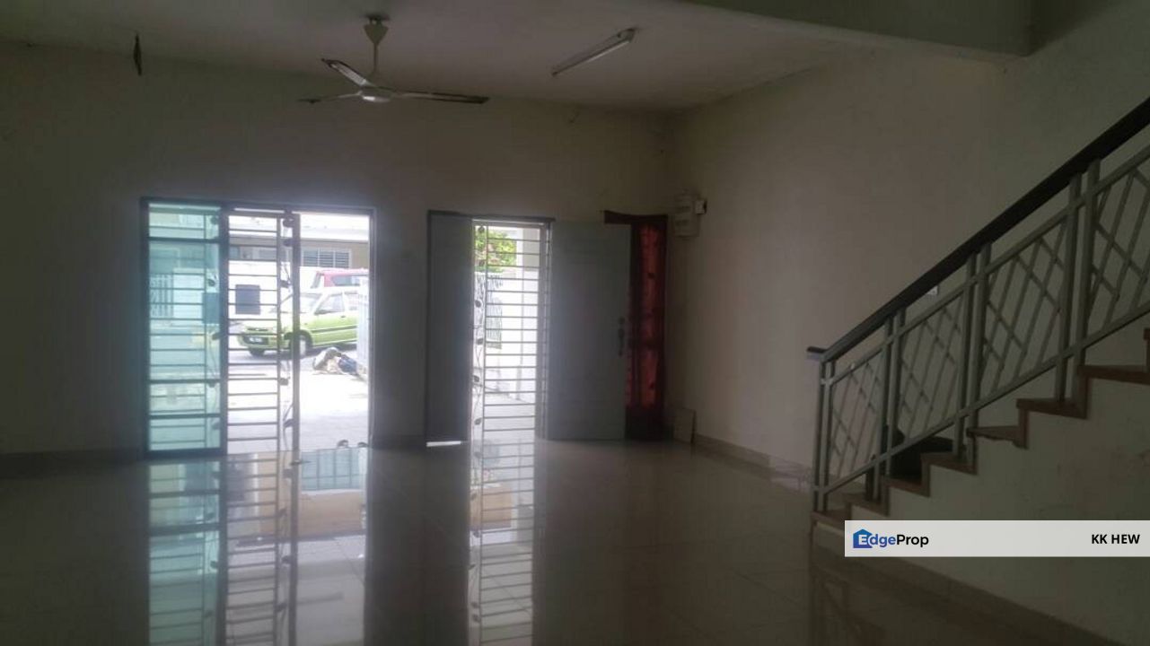 PUNCAK SAUJANA, KAJANG, SELANGOR 2 STOREY TERRACE HOUSE FOR SALE RM740,000, Selangor, Kajang