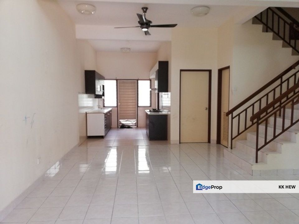PUNCAK UTAMA, KAJANG, SELANGOR 2 STOREY TERRACE HOUSE FOR SALE (RENOVATED), Selangor, Kajang