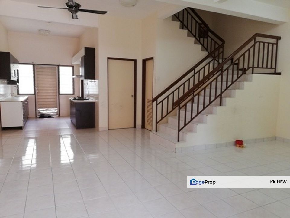 PUNCAK UTAMA, KAJANG, SELANGOR 2 STOREY TERRACE HOUSE FOR SALE (RENOVATED), Selangor, Kajang