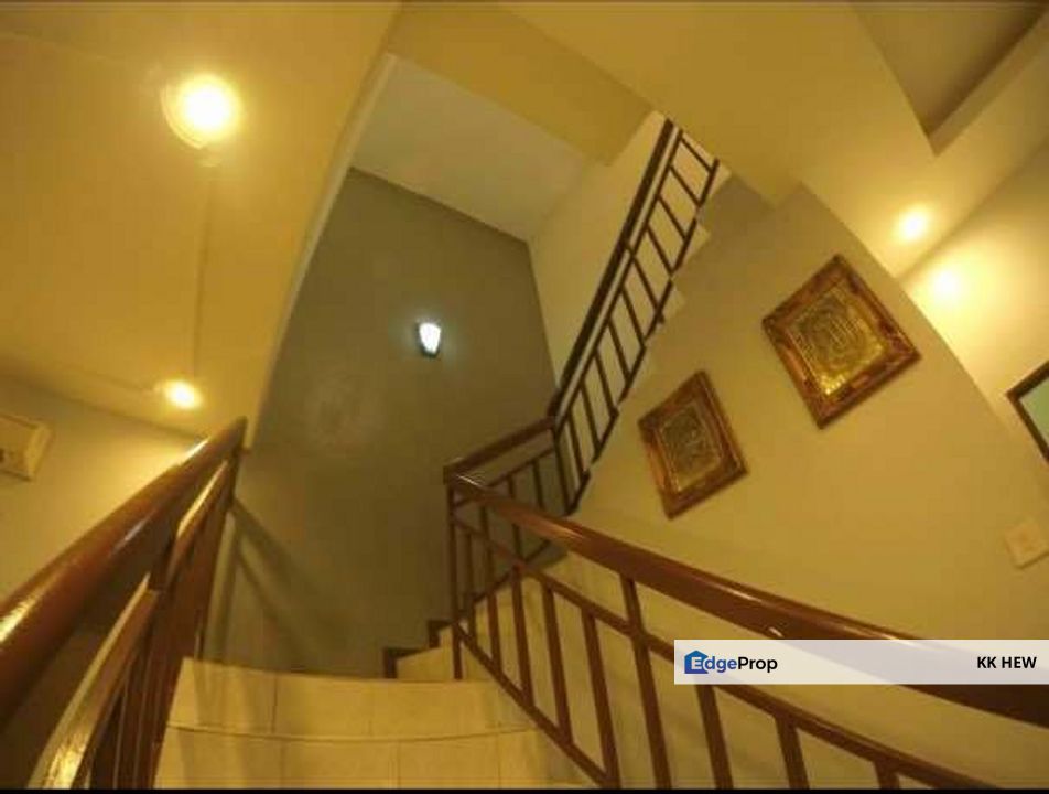 PUNCAK UTAMA, KAJANG, SELANGOR 2 STOREY TERRACE HOUSE FOR SALE RM550K, Selangor, Kajang