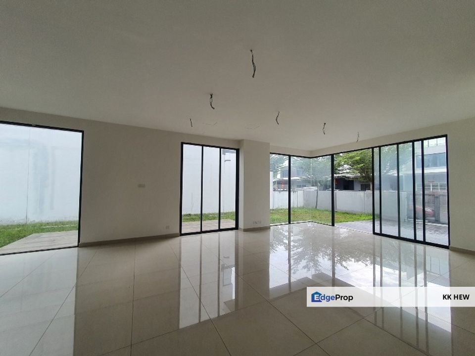 TAMAN PRIMA SAUJANA, KAJANG, SELANGOR 3 STOREY SUPERLINK HOUSE FOR SALE, Selangor, Kajang