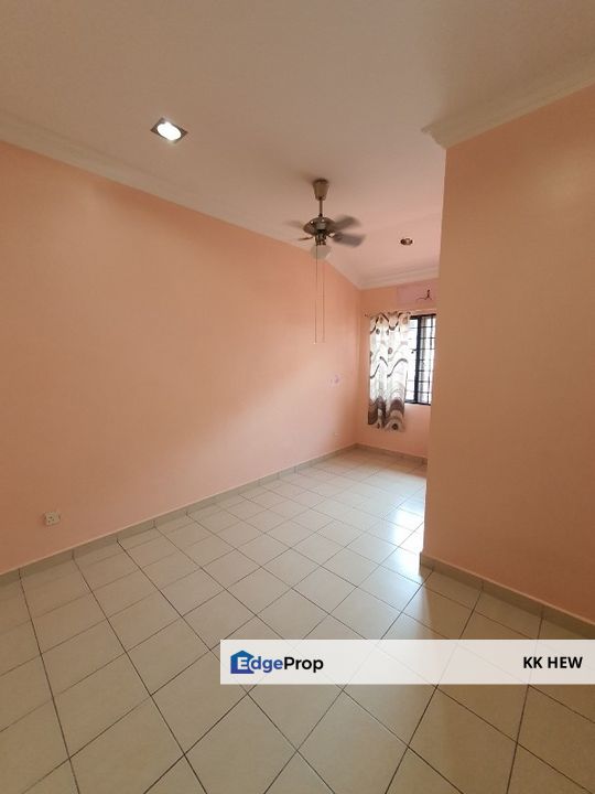 TAMAN PINGGIRAN SAUJANA, KAJANG, SELANGOR 2 STOREY TERRACE HOUSE FOR SALE, Selangor, Ampang