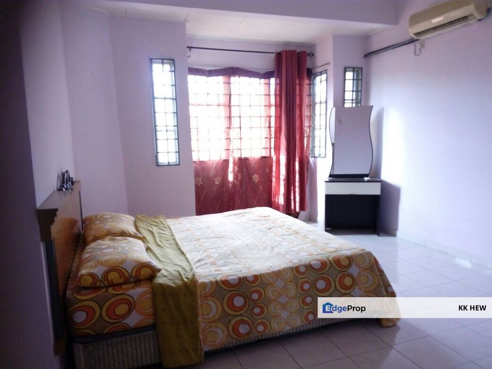 TAMAN SUTERA, KAJANG, SELANGOR 2 STOREY TERRACE HOUSE FOR SALE (PARTIALLY FURNISHED), Selangor, Kajang