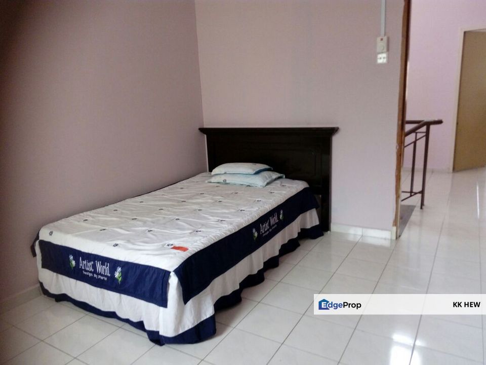 TAMAN SUTERA, KAJANG, SELANGOR 2 STOREY TERRACE HOUSE FOR SALE (PARTIALLY FURNISHED), Selangor, Kajang