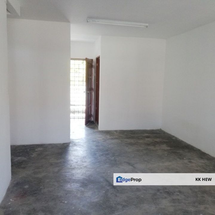 TAMAN KANTAN PERMAI, KAJANG, SELANGOR 2 STOREY TERRACE HOUSE FOR RENT (END LOT), Selangor, Kajang