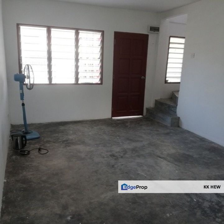TAMAN KANTAN PERMAI, KAJANG, SELANGOR 2 STOREY TERRACE HOUSE FOR RENT (END LOT), Selangor, Kajang
