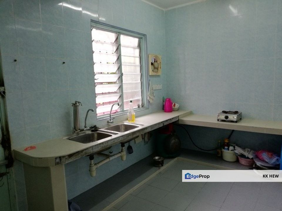TAMAN KANTAN PERMAI, KAJANG, SELANGOR 2 STOREY TERRACE HOUSE FOR RENT (PARTIALLY FURNISHED), Selangor, Kajang
