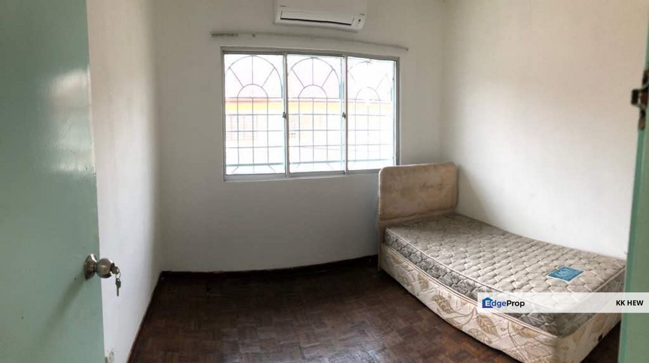 TAMAN SRI KENARI, KAJANG, SELANGOR 2 STOREY TERRACE HOUSE FOR SALE, Selangor, Kajang