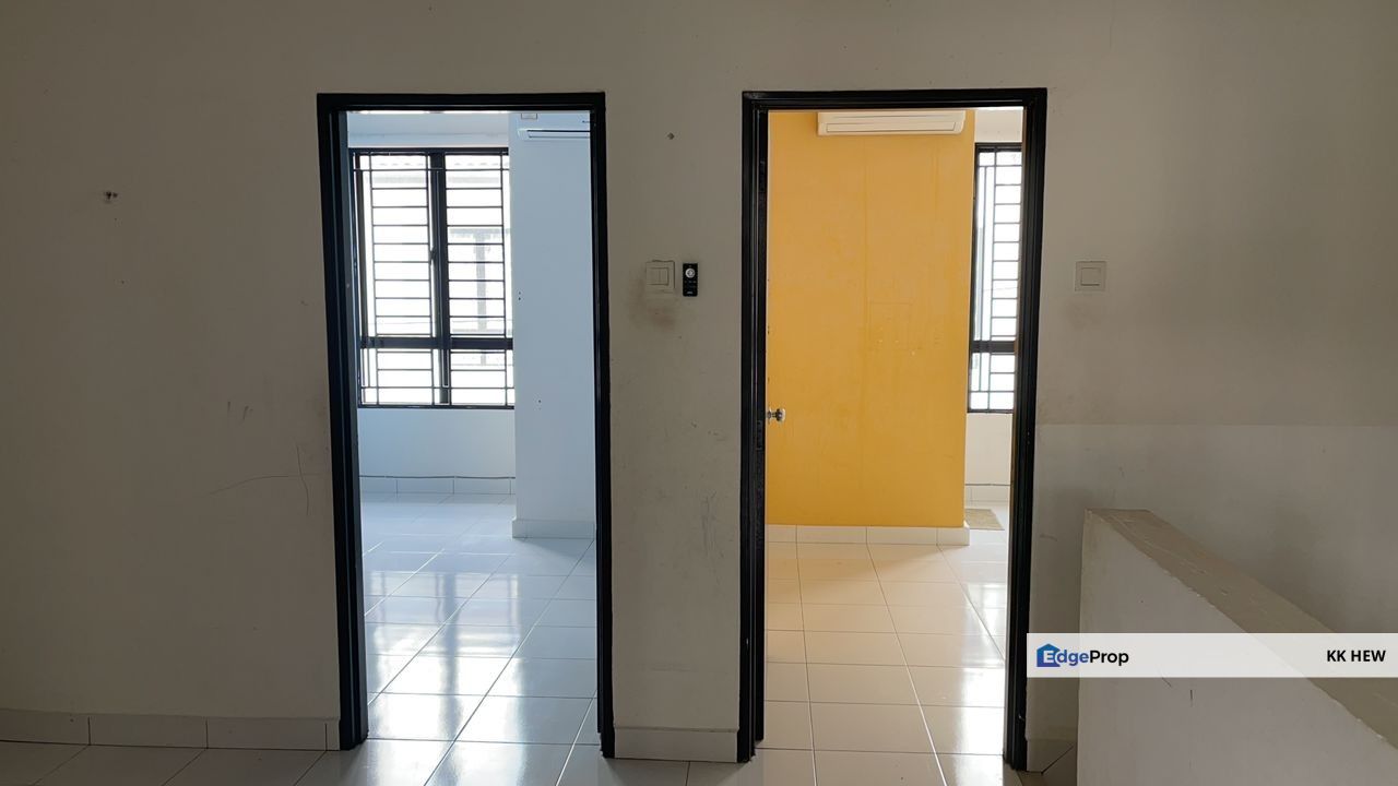 SEMENYIH PARKLANDS, SEMENYIH, SELANGOR 2 STOREY TERRACE HOUSE FOR RENT RM1300, Selangor, Semenyih