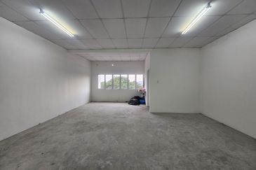 LHDN (PKH) NILAI, Desa Cempaka Shop For Rent