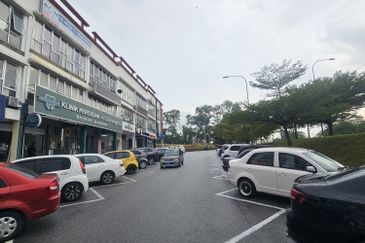 LHDN (PKH) NILAI, Desa Cempaka Shop For Rent