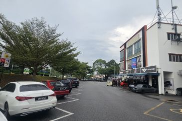 LHDN (PKH) NILAI, Desa Cempaka Shop For Rent