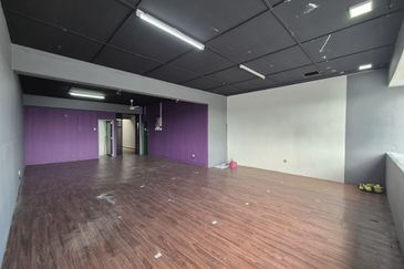 [Facing Mainroad] 2 Storey Shop 1st Floor For Rent, Jalan Desa Semenyih, Taman Desa Semenyih, 43500 Semenyih, Selangor