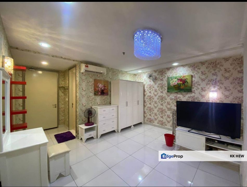 [Fully Furnish/Fully Renovation] De Centrum Residences, Bangi, Selangor For Sale | 100% Loan | Low depo | Freehold | 768sf, Selangor, Bangi