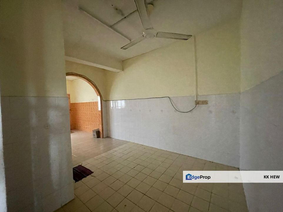 2-Storey Freehold House for Sale, Taman Bukit Semenyih, RM478K Nego, Selangor, Semenyih