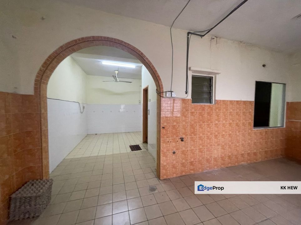 2-Storey Freehold House for Sale, Taman Bukit Semenyih, RM478K Nego, Selangor, Semenyih