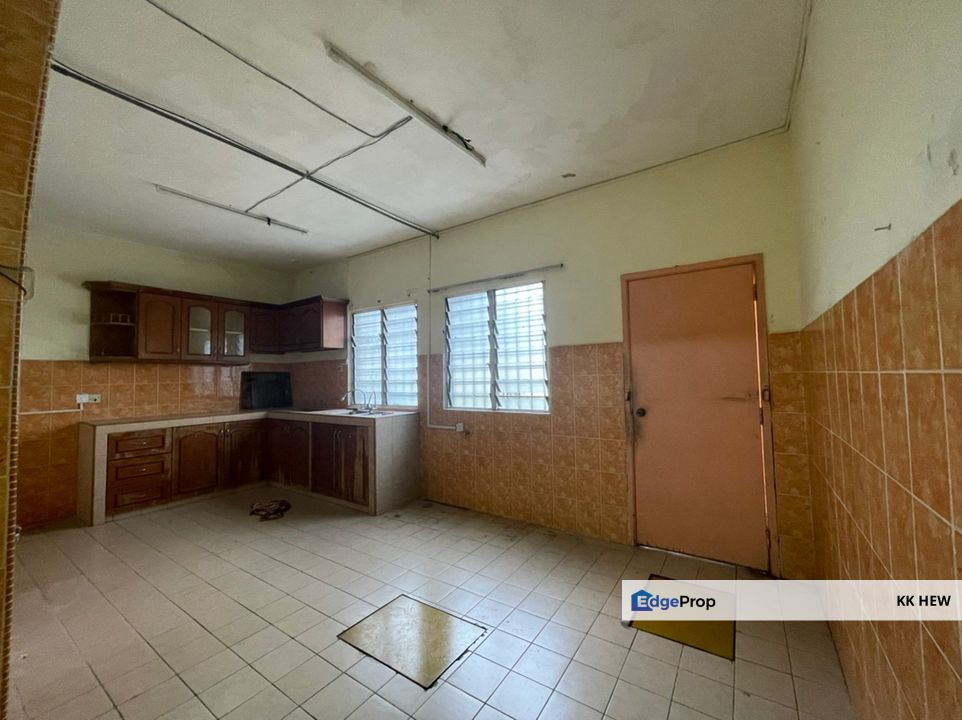 2-Storey Freehold House for Sale, Taman Bukit Semenyih, RM478K Nego, Selangor, Semenyih