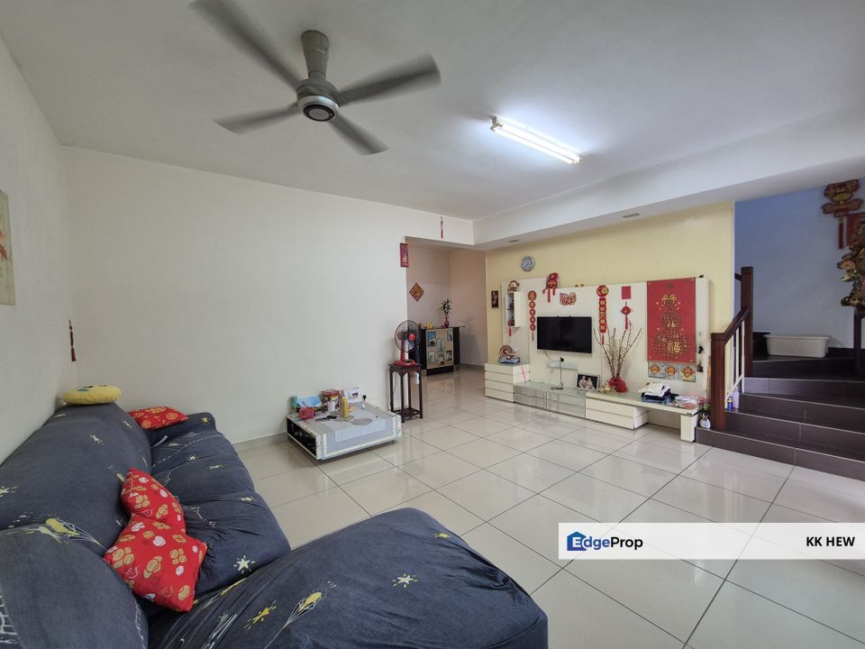 Full Loan! Below Market! Fully Renovated 24x70, Tiara East 2 Storey Semenyih, Selangor, Semenyih