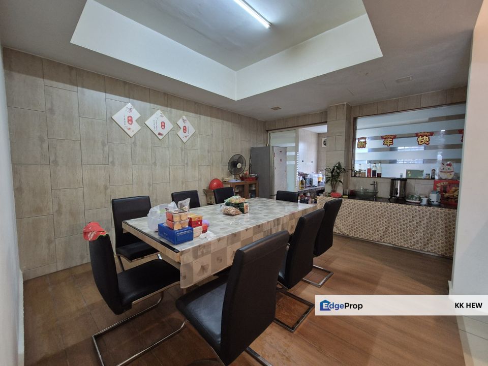 Full Loan! Below Market! Fully Renovated 24x70, Tiara East 2 Storey Semenyih, Selangor, Semenyih