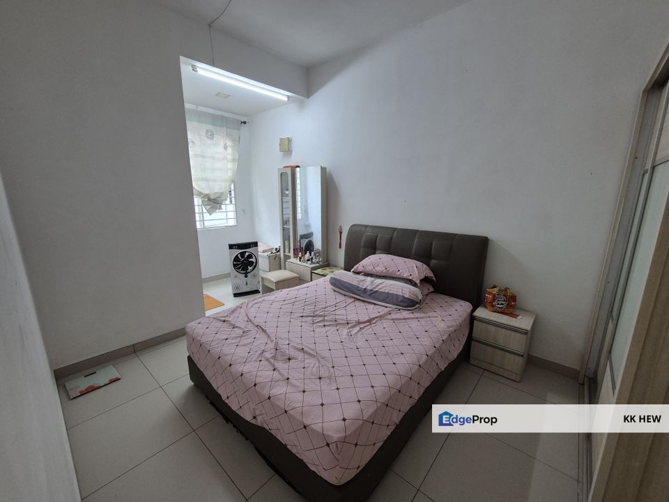 Full Loan! Below Market! Fully Renovated 24x70, Tiara East 2 Storey Semenyih, Selangor, Semenyih