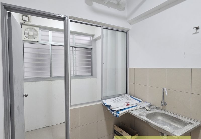 Akasia Diamond Apartment , Diamond City (New Unit/Partly Furnish)