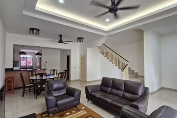 Partial Furnished Double Storey Grandlis Setia Ecohill Semenyih (Nice Unit/Partly Furnish/Nego)