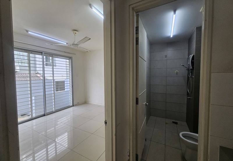 Parkfield Residences, Tropicana Heights