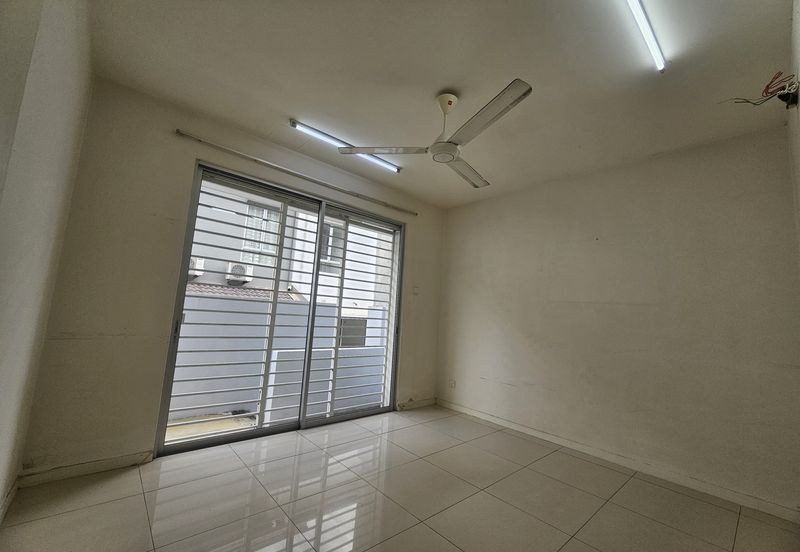 Parkfield Residences, Tropicana Heights