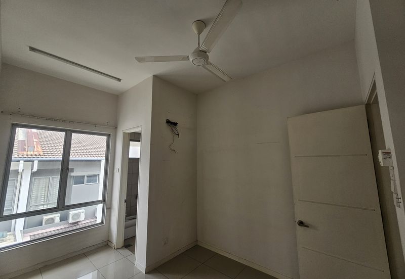 Parkfield Residences, Tropicana Heights