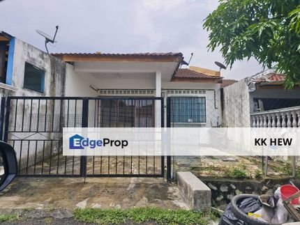 Seksyen 5, Bandar Rinching, Semenyih, Selangor For Rent 1 Storey House (New Paint/3R2B), Selangor, Semenyih