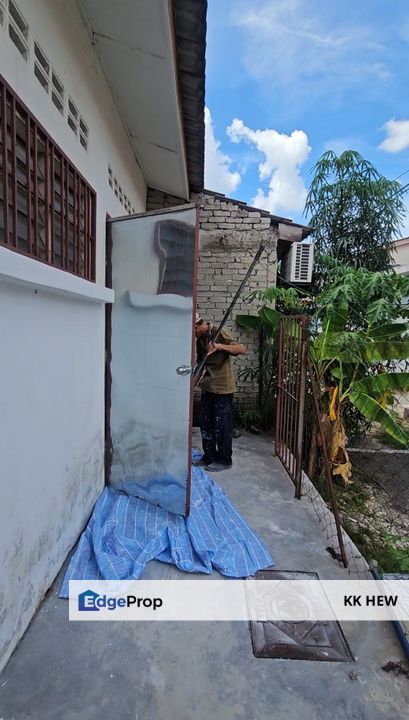 Seksyen 5, Bandar Rinching, Semenyih, Selangor For Rent 1 Storey House (New Paint/3R2B), Selangor, Semenyih