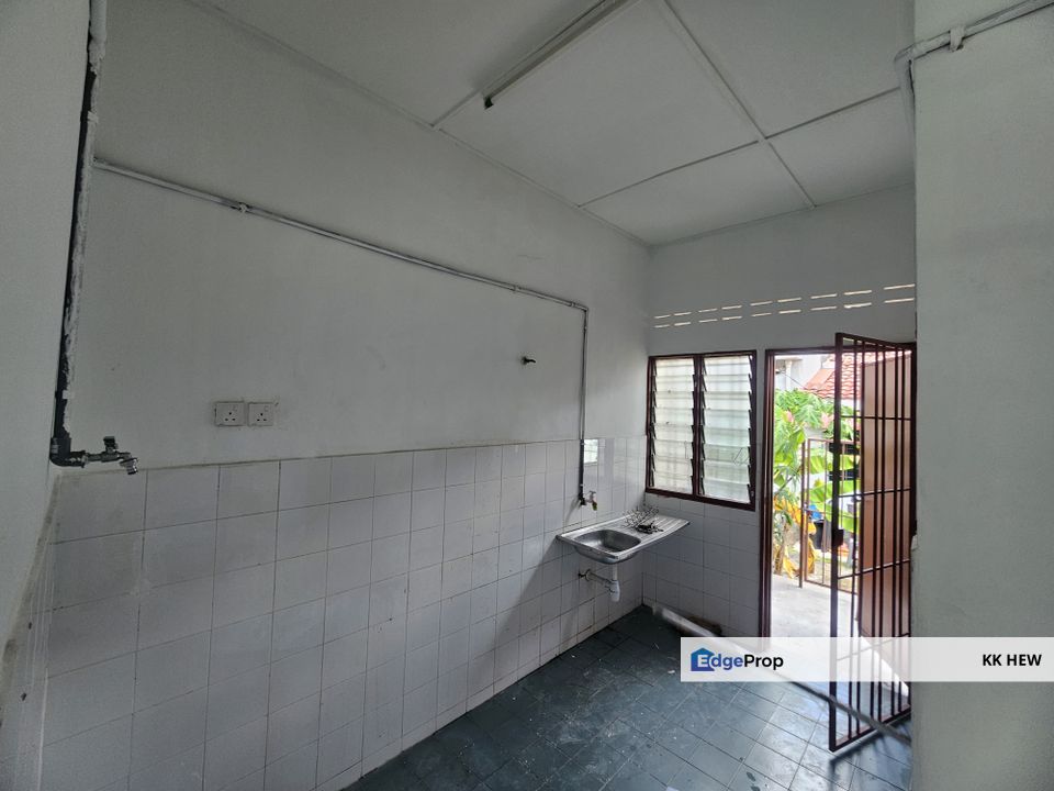 Seksyen 5, Bandar Rinching, Semenyih, Selangor For Rent 1 Storey House (New Paint/3R2B), Selangor, Semenyih
