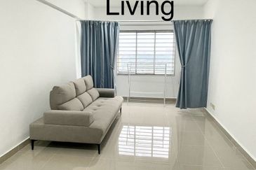  Akasia Diamond Residence Semenyih For Sale