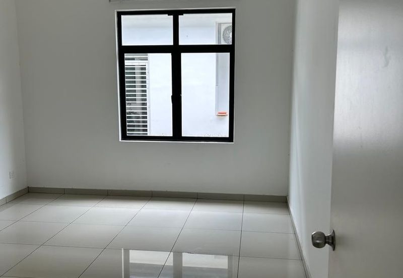 Cradleton @ Eco Majestic