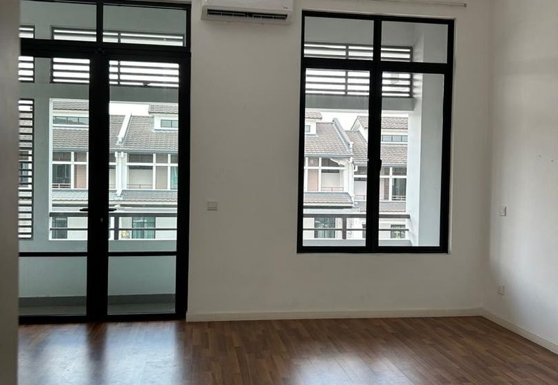 Cradleton @ Eco Majestic